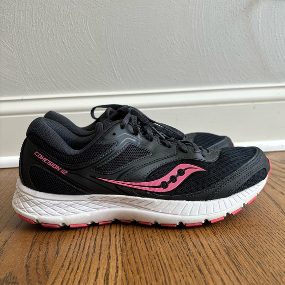 Sold Saucony Cohesion 12 Running Shoe Dark Grey & Pink Womens Size 11 - Picture 10 of 14
